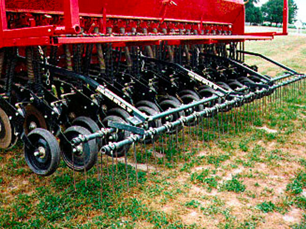 2-Bar tine harrow closeup