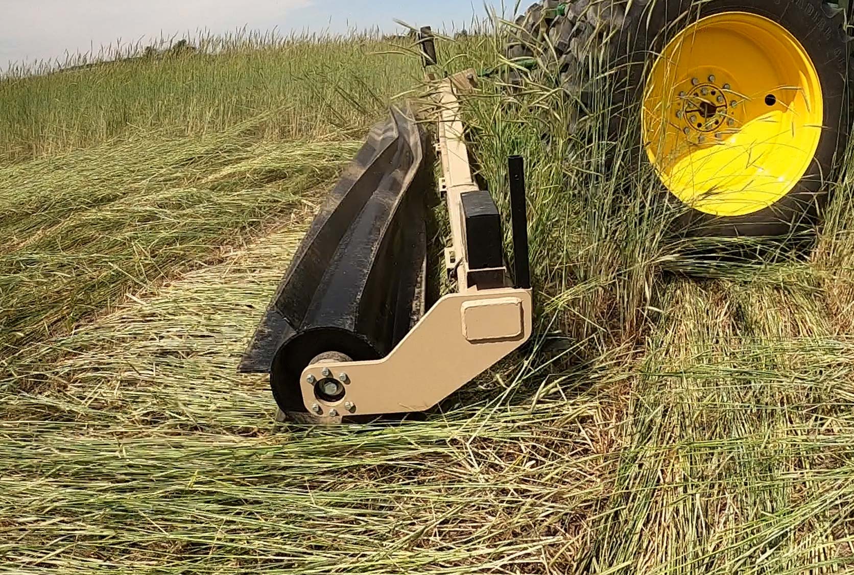 20ft-sideCover-Crop-Crimper-in-Rye-